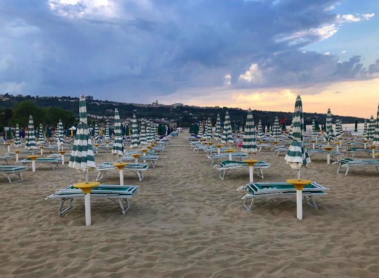 Hotel Royal Vasto Bagian luar foto